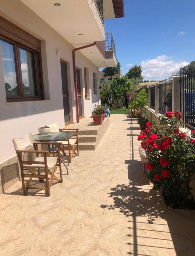 Gaestehaus Dimitra Paralia Dionisiou Exterior foto
